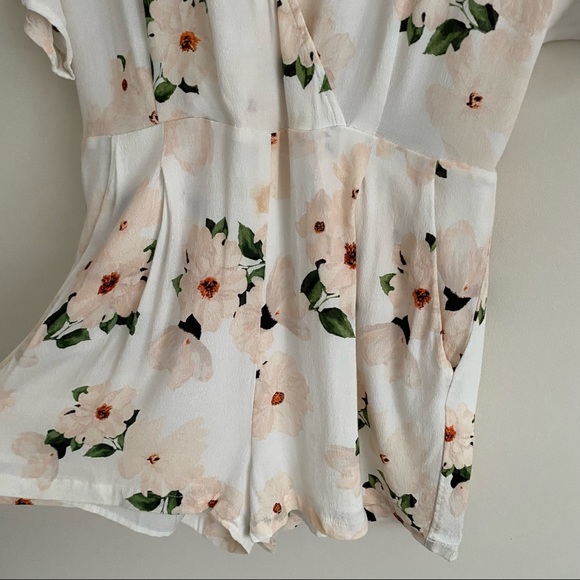 Floral Romper - Picture 3 of 5